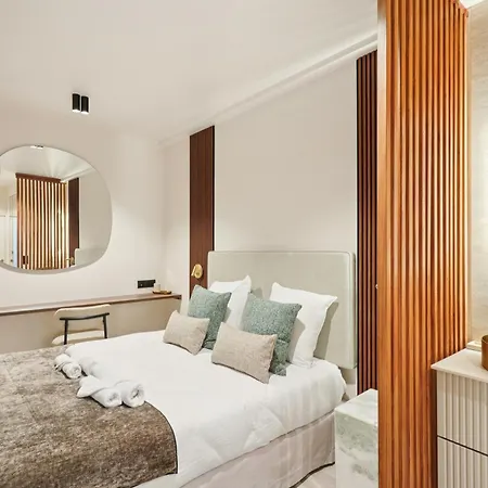 Lavie Maison Elevated By The Eiffel Tower *