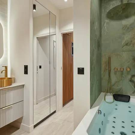 Lavie Maison Elevated By The Eiffel Tower * Paryż