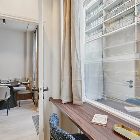 Lavie Maison Elevated By The Eiffel Tower * Paryż