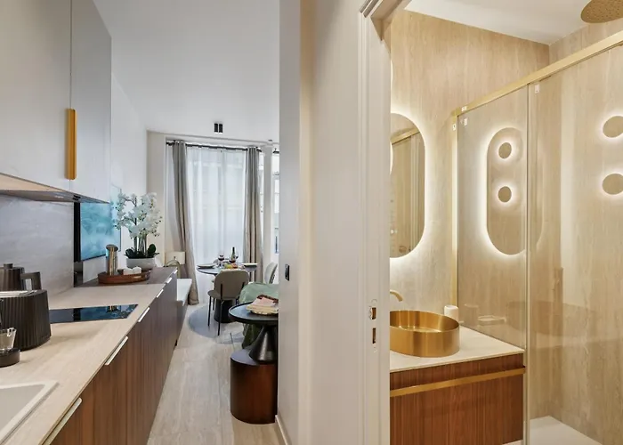 Lavie Maison Elevated By The Eiffel Tower